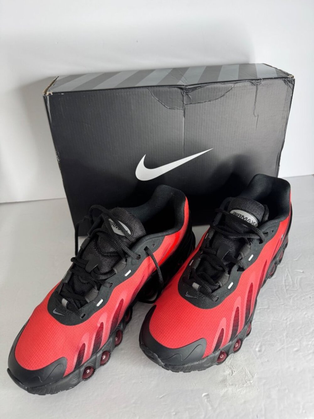 Nike Air Max DN8 Bred Sneaker Black Red EU 43 Mens 9.5 Womens 11 NIB - Picture 2 of 8